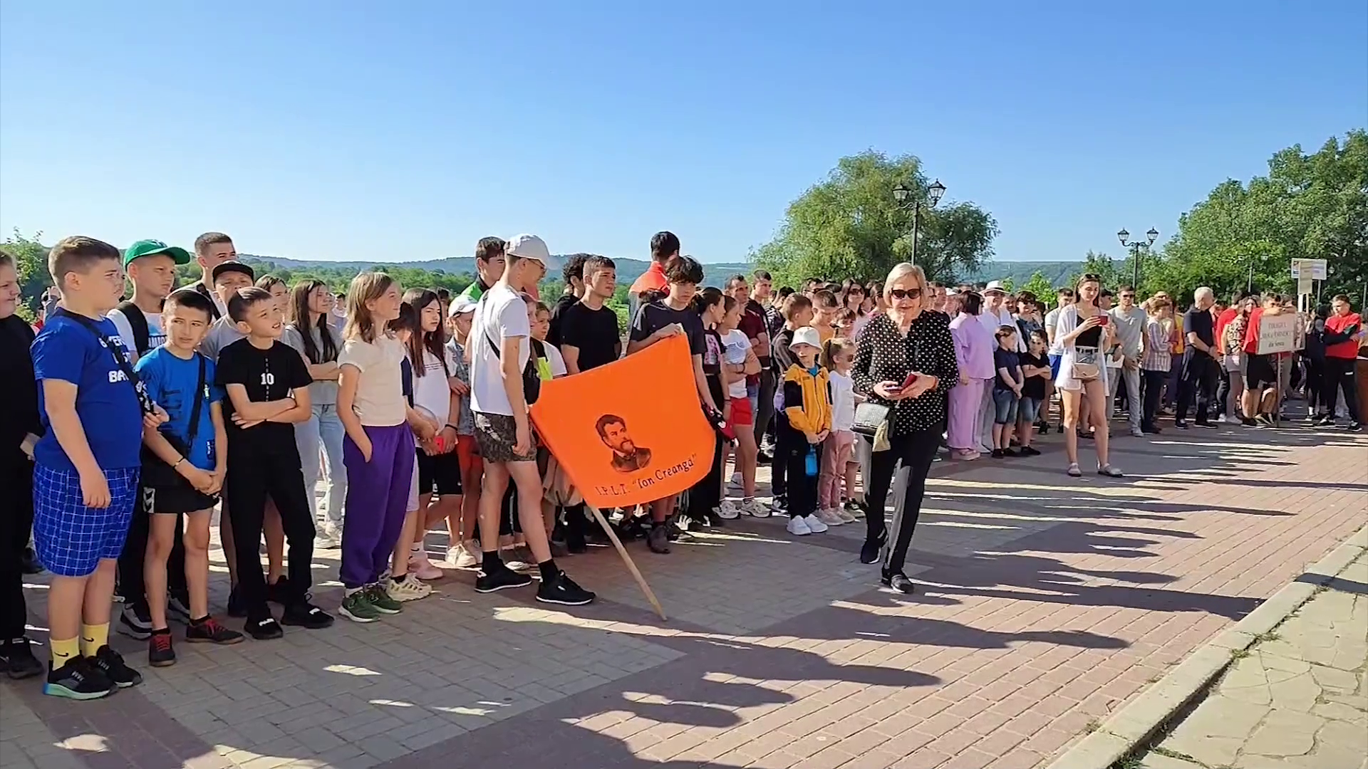 Salariu_mare_și_un_loc_de_muncă_aproape_de casă_Ceși_mai_doresc_candidații_moldoveni_LucruMD