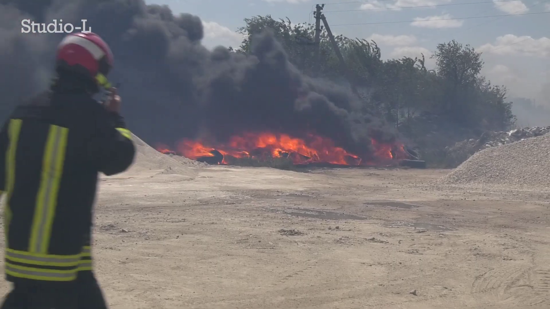 15 hectare de vegetație uscată și 40 de cauciucuri vechi ,mistuite de flăcări la Căușeni