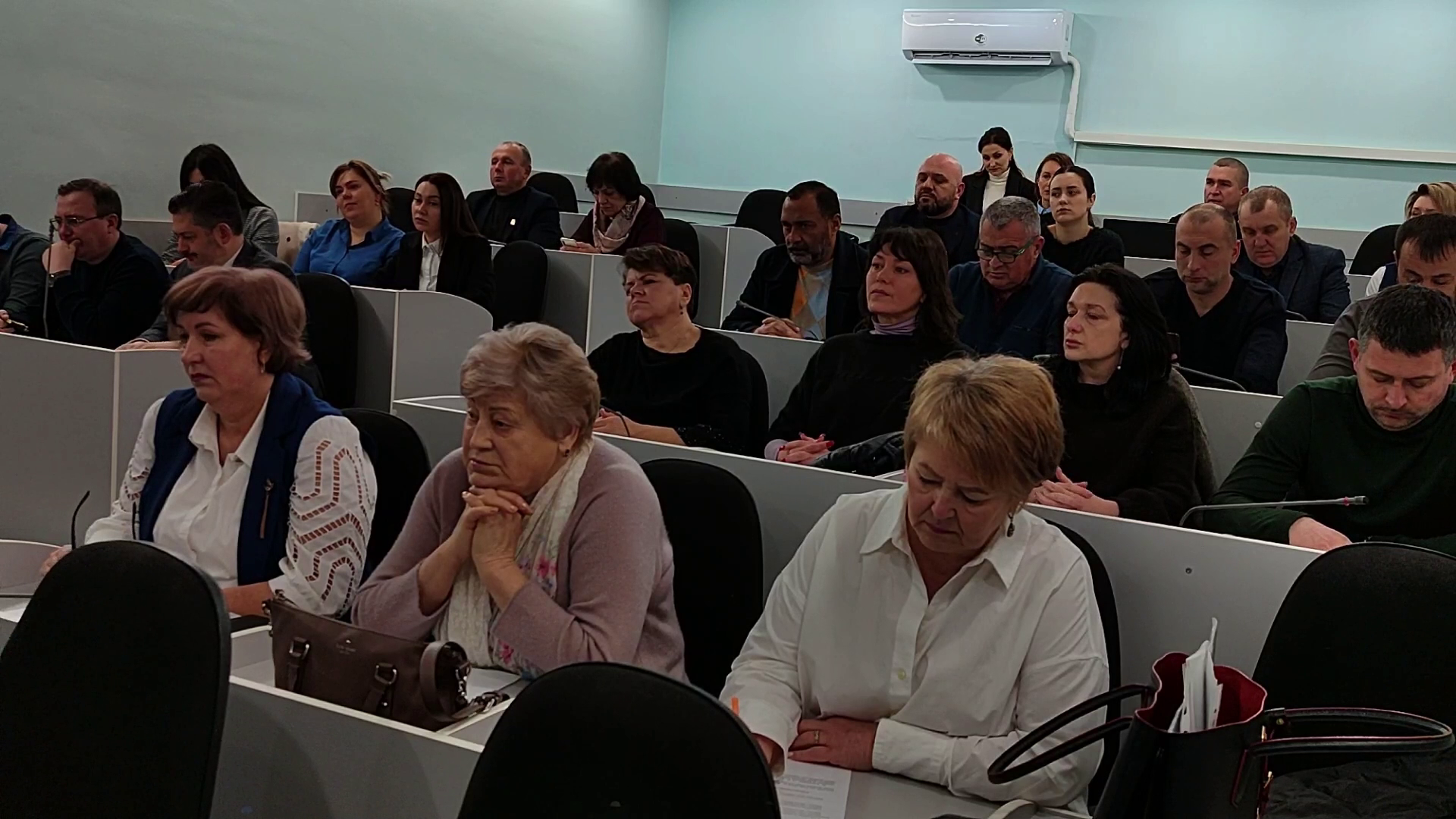 Salariu_mare_și_un_loc_de_muncă_aproape_de casă_Ceși_mai_doresc_candidații_moldoveni_LucruMD